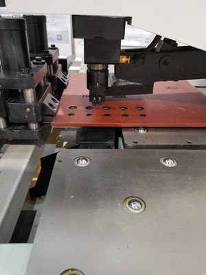 CNC de Machine van het Plaatponsen met van het het Ponsengat van 3 Matrijzenposten Diameter 26mm