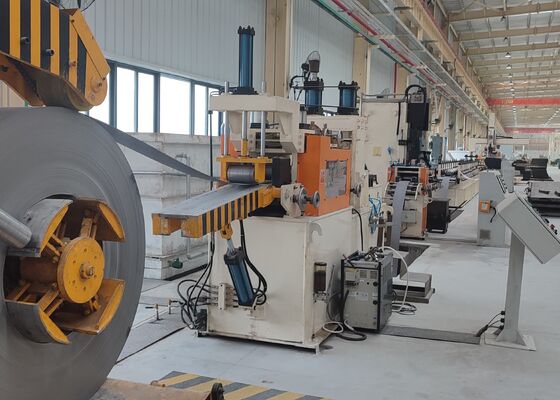 235Mpa Materiaalopbrengststerkte Zonnebracket Punching Forming Automatic Machine ≤250mm Bandbreedte