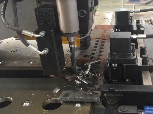 1200KN Servo Voedingsboorkracht Cnc Plate Hole Drilling Machine Met 26mm Max Punching Diameter