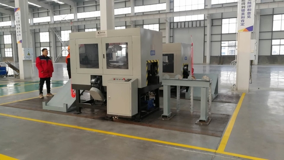 Auten automatische hoekwortelfreesmachine model GQC250-2Q in de staaltorenindustrie
