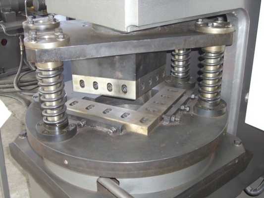 Hydraulische hoekvernielmachine model QJ160