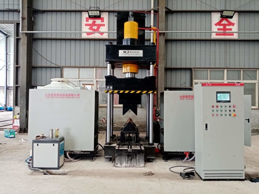 Model HQ250-700 CNC-hoekstaalverwarmings- en buigmachine