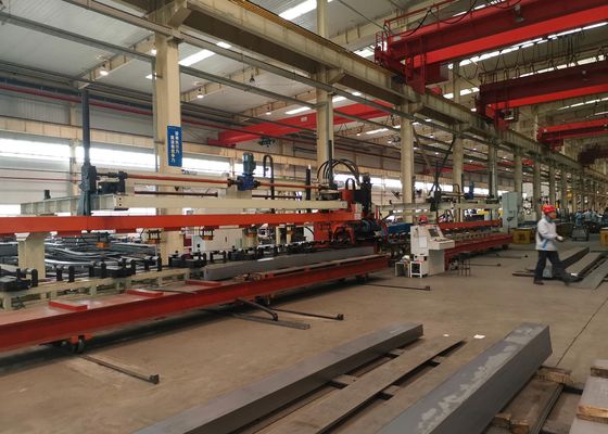 Productielijn voor CNC-punching van platte platen voor zware voertuigen met lengtebalk
