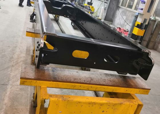 Bewerking van platen van metaal 15000x380 mm Werkstukgrootte 35 ton CNC-platenpunchmachine voor automotive lengtebalk