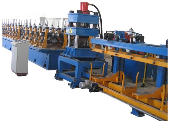 Snelwegvangrails Rolvormmachine voor vangrails en beschermende afscherming productielijn