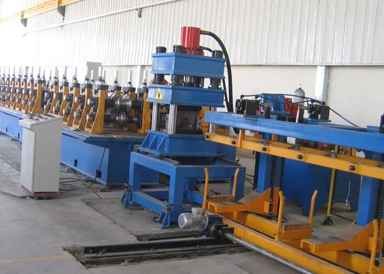 Snelwegvangrails Rolvormmachine voor vangrails en beschermende afscherming productielijn