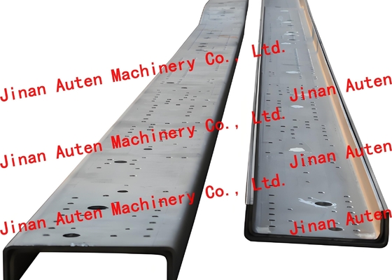 120 ton nominale kracht CNC plaatpunching productielijn 25 modules voor vrachtwagen platte balk
