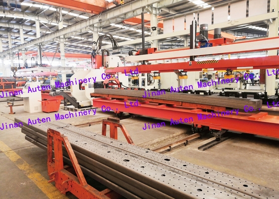 120 ton nominale kracht CNC plaatpunching productielijn 25 modules voor vrachtwagen platte balk