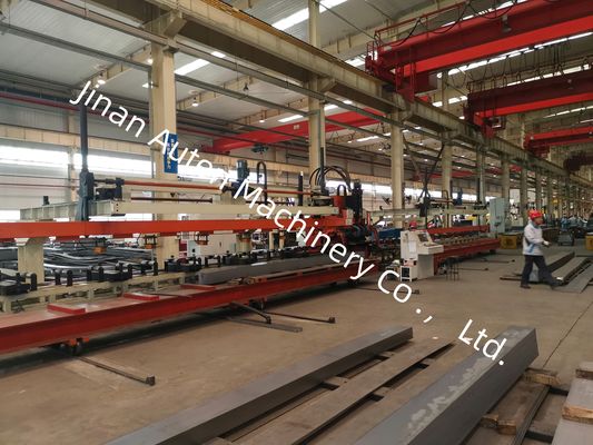 Gebruikt voor lichte vrachtwagenbalken CNC-lengtebalkponsmachine Plaatwerkverwerkingslijn