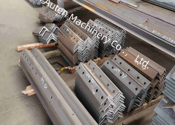 De grootschalige hoekstaal pons- en schaarmachine met CNC-ponsen, markeren en draadsnijden wordt gebruikt voor de constructie van stalen bruggen.