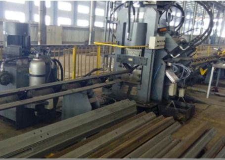 Φ26×12 Max. Stanswerk CNC Hoek metaal Stanswerk Markering en scheerlijn 3 CNC-assen