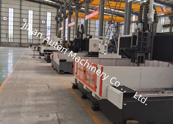 Industrieel gebruik Gantry CNC-platenboren en frezen met chipconveyor