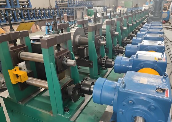 235Mpa Materiaalopbrengststerkte Zonnebracket Punching Forming Automatic Machine ≤250mm Bandbreedte