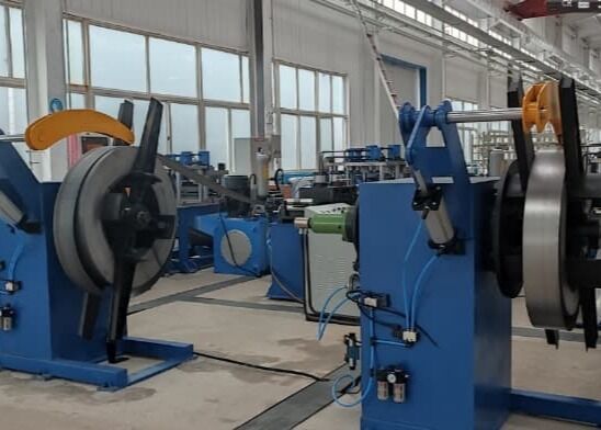 235Mpa Materiaalopbrengststerkte Zonnebracket Punching Forming Automatic Machine ≤250mm Bandbreedte