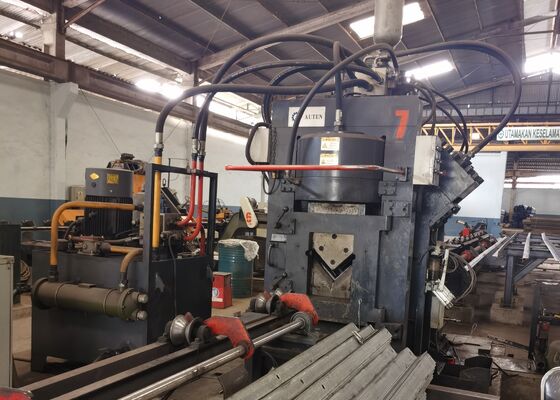 Onderstationstructuur die de Automatische Cnc-ponsmachine van het hoekstaal voor roostertoren vervaardigen