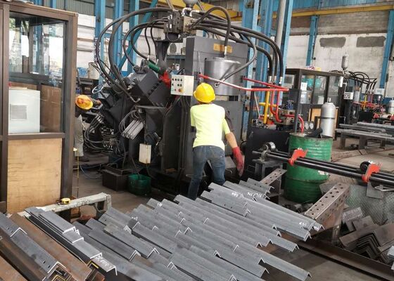 32x7x3m Cnc Hoek Punching Snijmachine Lijn 1000/1200KN Markerende kracht