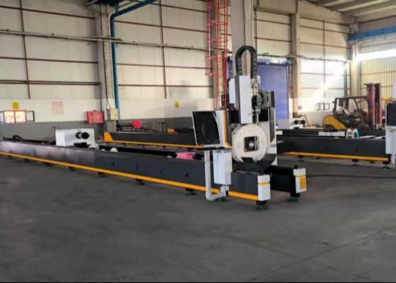 Model LC2412 CNC laserbuis snijmachine Gebruik de MAX6000 laser kracht