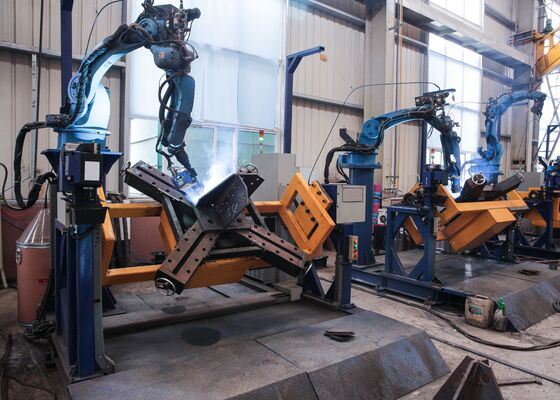 Las de basis van transmissietorens Gebruik CNC-torenvoetlasrobot 2 stuks werktafels
