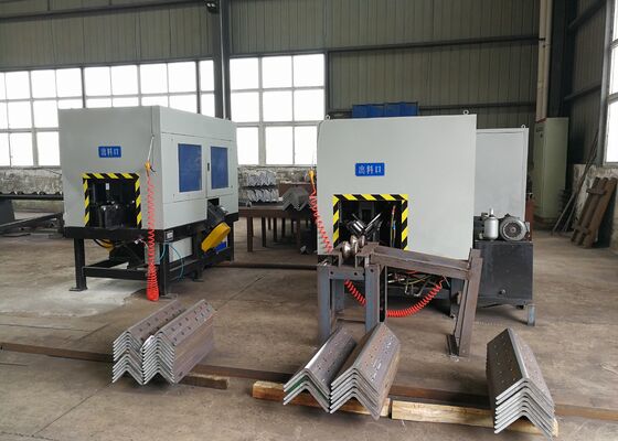 Model QC360 CNC-hoek-achterfreesmachine 63x5~360x35mm Hoekverwerkingsmaat