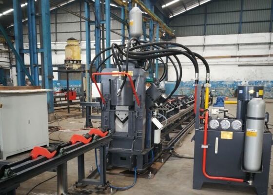 2200/4300KN Snijkracht JNC-serie CNC-punchmachine voor het markeren en snijden van hoeken