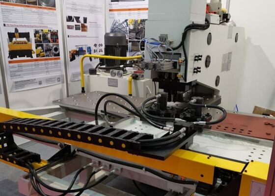 1500 * 800 mm maximale werkstukgrootte Cnc plaatponsmachine voor de productie van stalen torens