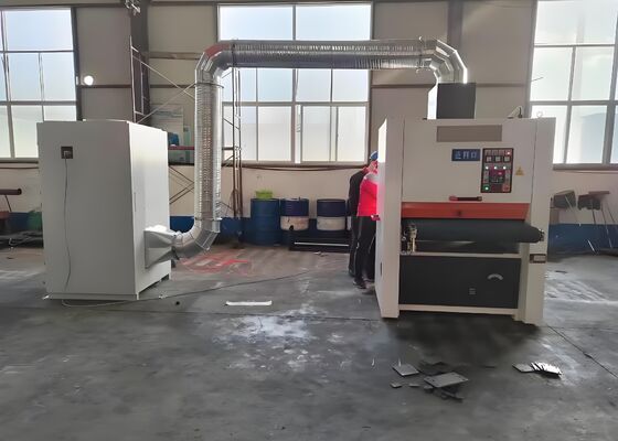 Metalen polijstmachine voor het verwijderen van boeren van metalen oppervlakken