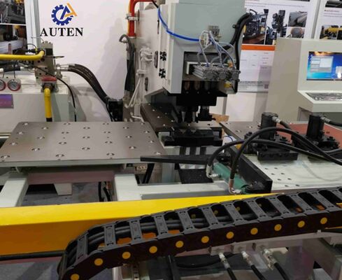 Efficiënte CNC Plaatpons-, Markeer- en Boormachine met CAD/CAM-integratie