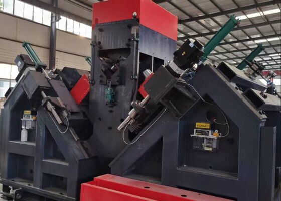 Model ADM2532 Hoge Snelheid CNC Hoekstaal Boorlijn 14×10×19mm Karakters Maat
