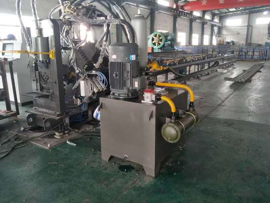 3-in-1 CNC-staalpunch-verwerkingslijn voor hoekstaalplatte staafkanaalstaal 3 punches per zijde