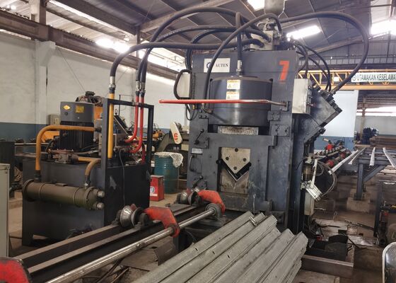 Power Tower Gebruikte Cnc-hoek staal steken scheermachine met CNC voedingswagen